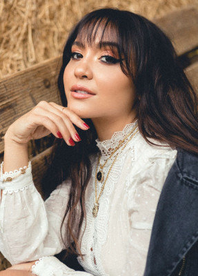 Stella Hudgens pic #1152237